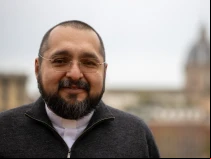 El P. Omar Osiris está convencido de que la misericordia de Dios puede transformar las vidas