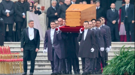 Con este texto seru00e1 sepultado Benedicto XVI en el Vaticano