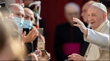Familia con hijo con discapacidad ofrece al Papa Francisco un ejemplo de amor