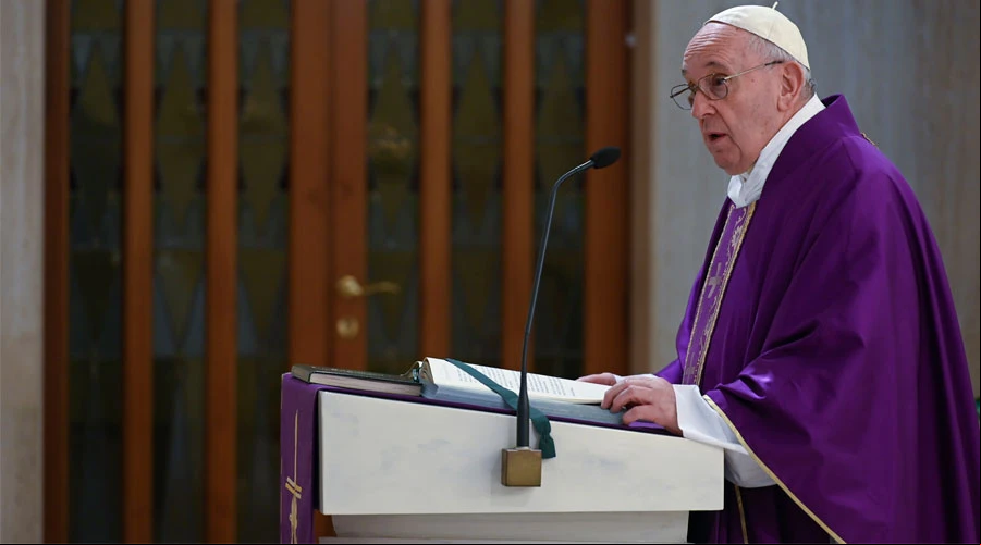 El Papa pronuncia su homilu00eda. Foto: Vatican Media?w=200&h=150