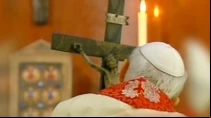 La historia inédita de la última vez que San Juan Pablo II sostuvo una cruz en un Vía Crucis