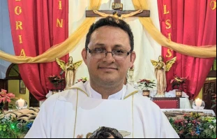 El P. Jenrry Johel Velásquez Hernández Crédito: Pastoral Juvenil - Parroquia Nuestra Señora del Carmen - Lamaní