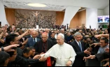 El Papa León XIV saluda a los sacerdotes de la Diócesis de Roma