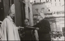 En 1965, con motivo de la clausura del Concilio, Pablo VI entregó a Maritain el mensaje destinado a los «hombres de pensamiento».