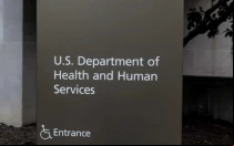 El gobierno del presidente Donald Trump envió una carta el 28 de mayo de 2025 para investigar a los hospitales que brindan tratamientos para personas transgénero menores de edad, solicitando información sobre el cumplimiento de las normas del Departamento de Salud y Servicios Humanos (HHS).