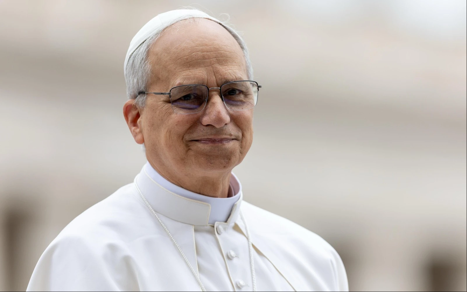 El Papa León XIV sonríe durante la primera Audiencia General de su pontificado, el 21 de mayo de 2025.?w=200&h=150