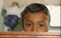 Imagen referencial / Menores detenidos por autoridades migratorias por cruzar ilegalmente a Estados Unidos.
