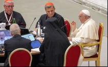 El Papa Francisco en el Sínodo de la sinodalidad en octubre de 2024.