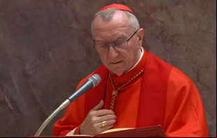 El Cardenal Pietro Parolin preside el cónclave Crédito: Vatican Media.