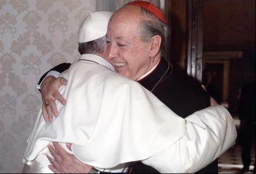 Abrazo del Papa Francisco con el Cardenal Cipriani (Foto Arzobispado de Lima)?w=200&h=150
