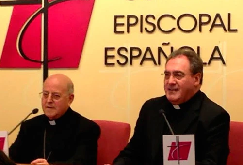 Mons. Ricardo Blu00e1zquez, nuevo presidente de la Conferencia Episcopal Espau00f1ola (izq) y el P. Josu00e9 Maru00eda Gil Tamayo (der) Foto ACI Prensa?w=200&h=150