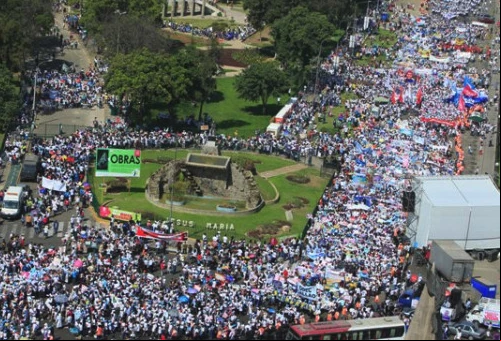 Marcha por la Vida 2013 en Lima. Foto: Twitter @MarchaVidaLima?w=200&h=150