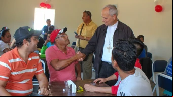 Mons. Robert Prevost (hoy León XIV) en la inauguración del comedor Nuestra Señora de Chota de la parroquia Señor de los Milagros, en Campodónico, Chiclayo, 2019.
