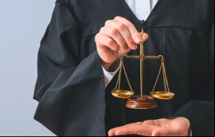 Imagen referencial sobre el Poder Judicial. Crédito: Pixelshot / Canva