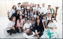 El Papa Francisco con jóvenes de la  Fundación Pontificia Scholas Occurrentes